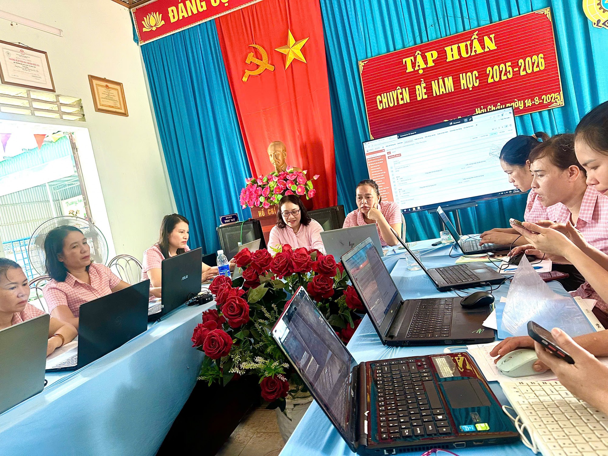Trường Mầm Non Diễn Hùng: Tập huấn chuyên đề năm học 2025-2026